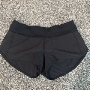 Lululemon 2.5 inch low rise speed up shorts